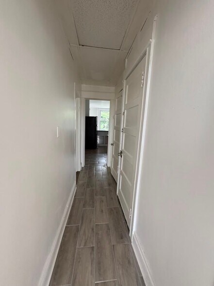 Building Photo - 143 Voss Ave