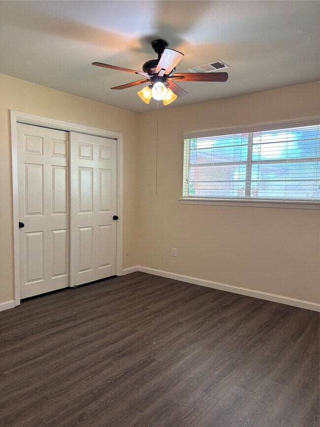 Building Photo - 10422 Winding Trail Rd