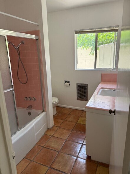 Building Photo - 585 S Camino Real