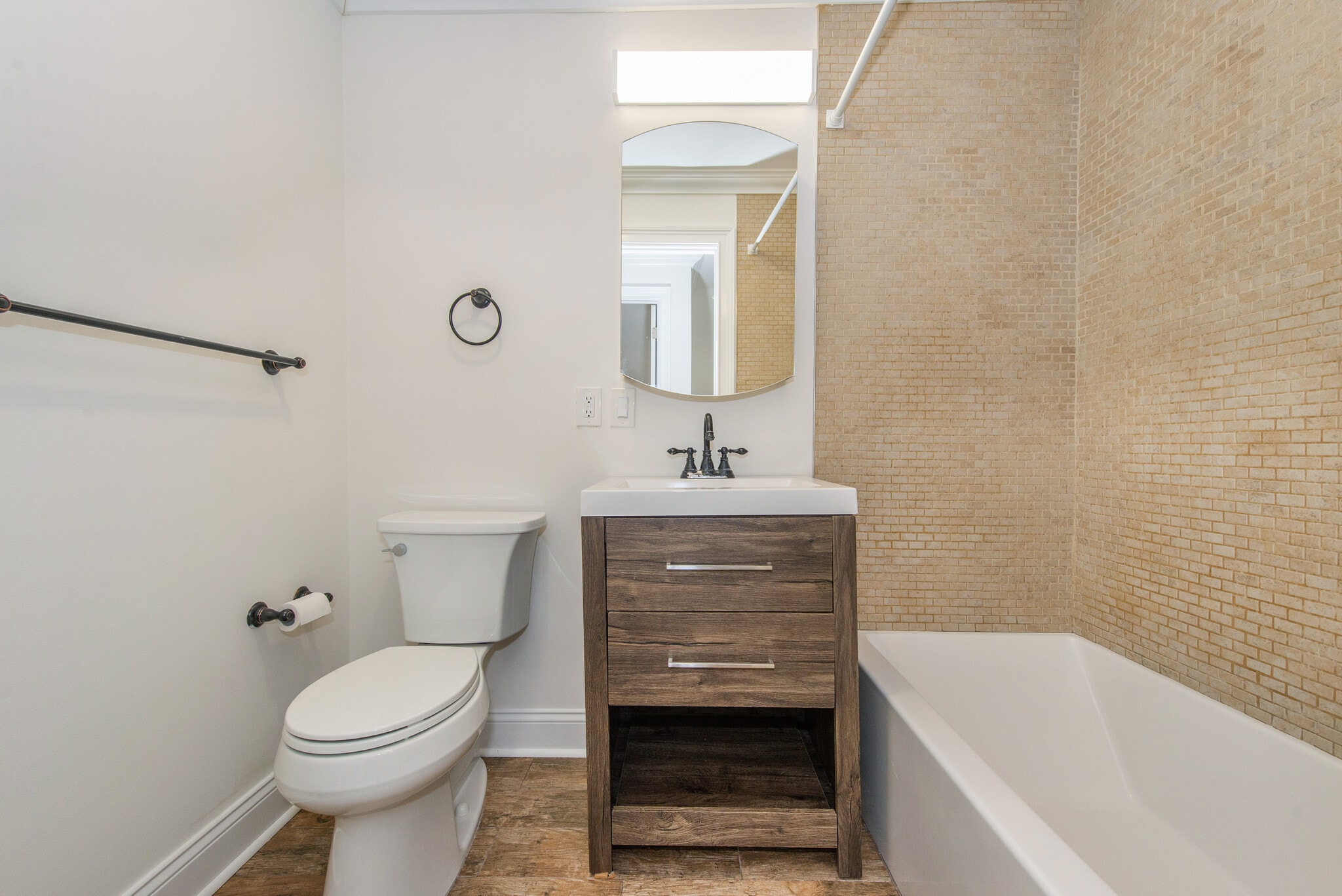 bathroom 3 - 49 Greenwood Ave