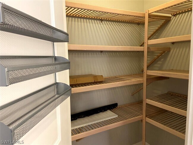 Building Photo - 2502 31st St SW