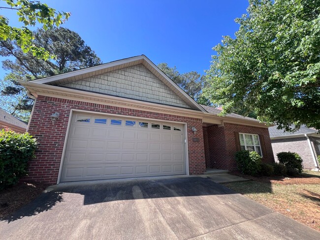 Building Photo - One Level Garden Home in Athena Park