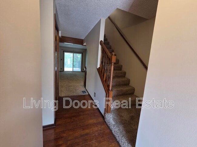 Building Photo - 2335 Southwood Pl