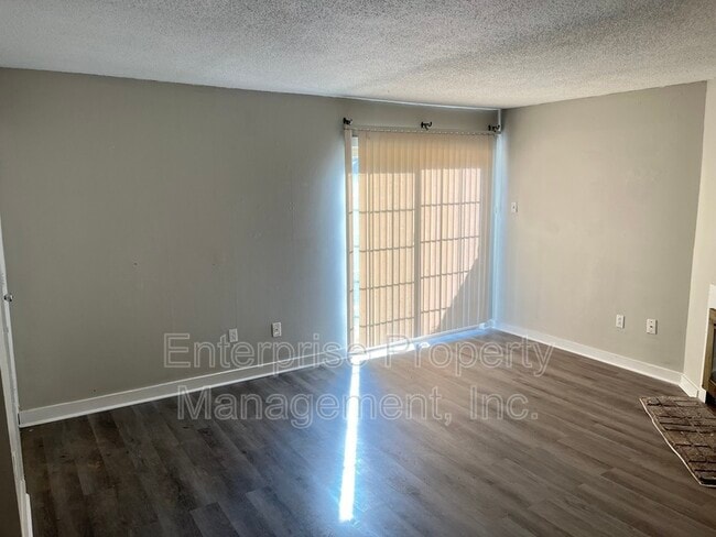 Building Photo - 1355 Garden Rd