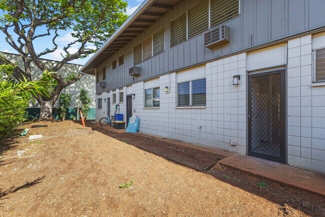 Building Photo - Renovated Tropic Gardens Town House for rent!
