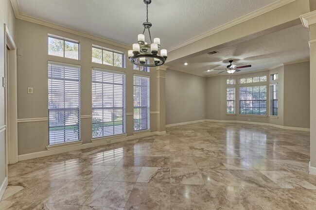 Building Photo - 3 Amber Sky Pl