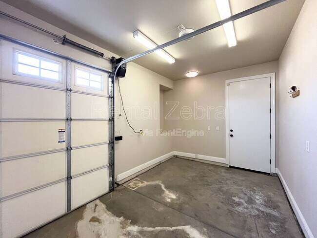 Building Photo - 13045 Ridgewood Way