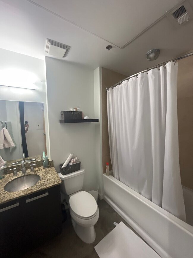 Building Photo - 1 bedroom in The ICON in the Gulch