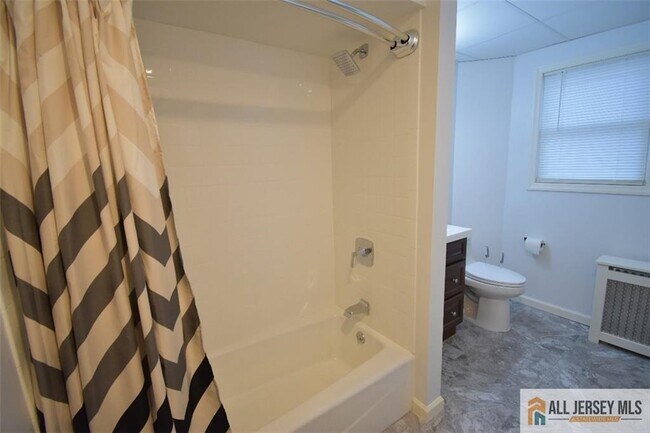 Building Photo - 99 Main St