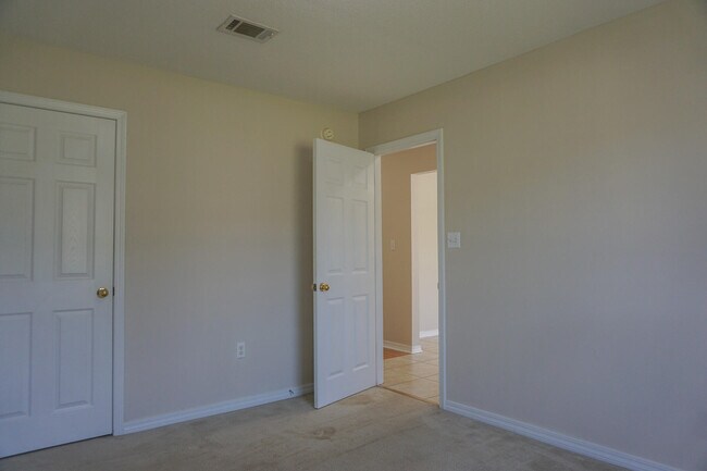 Building Photo - 5128 Whitehurst Ln