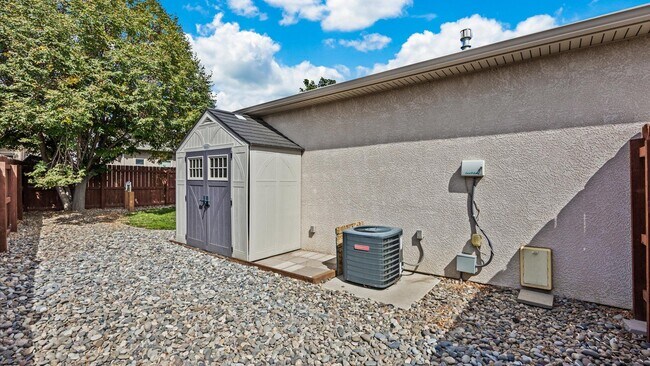 Building Photo - Spacious 3-Bed Ranch Home w/ 3-Car Garage & RV Parking In Quiet North Grand Junction Neighborhood