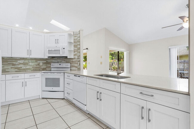 Building Photo - 13485 Orchid Ct