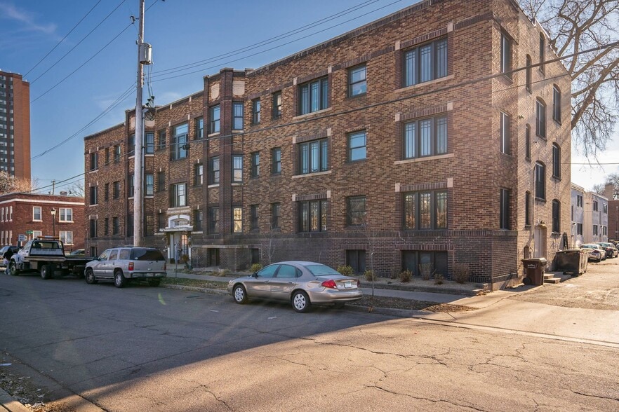 St. Apartments 137 E 17th St Minneapolis MN 55403 Apartment Finder