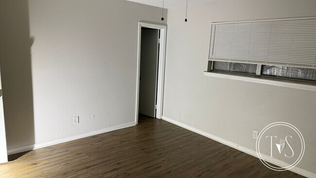 Building Photo - 133 Runaway Point Rd