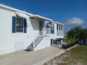 Building Photo - Newly Remodeled / Furnished 2 Bedroom / 2 Bathroom