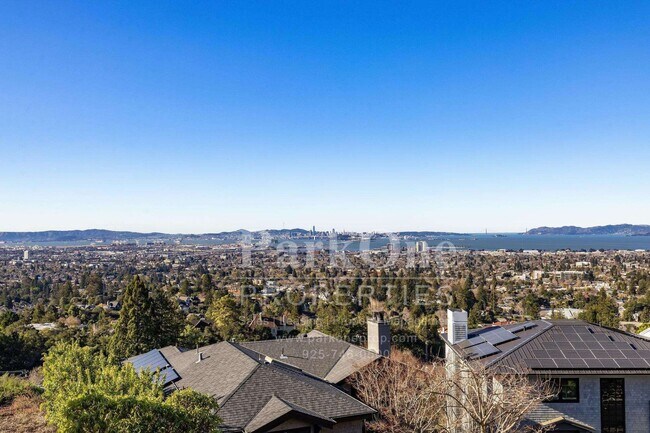 Building Photo - Short term, furnished possible for this magnificent home.