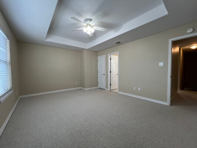 Building Photo - WATERFRONT TOWNHOME ON THE ISLAND!