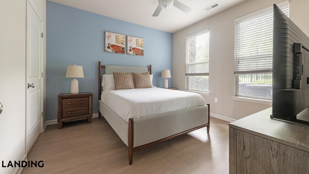 Building Photo - 8100 Palisades Cir