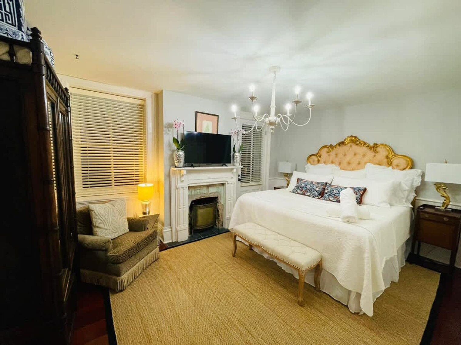 Building Photo - 9 W Gordon St