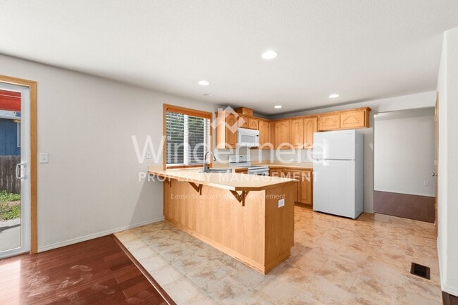 Building Photo - Welcome to your new home in Airway Heights...