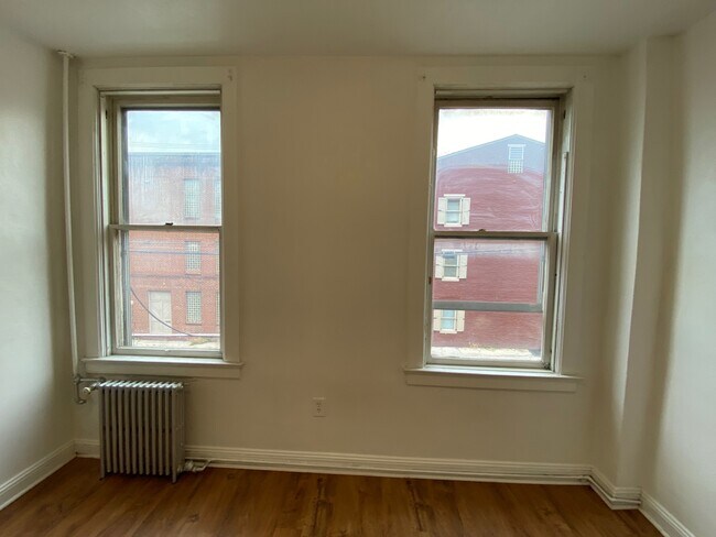 Building Photo - 120 George N St