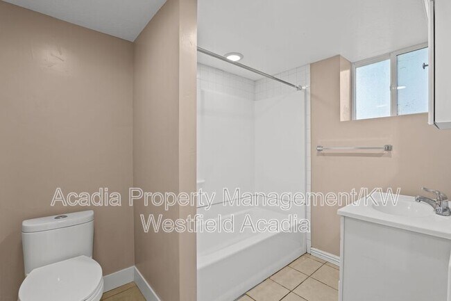 Building Photo - 137 E 600 N