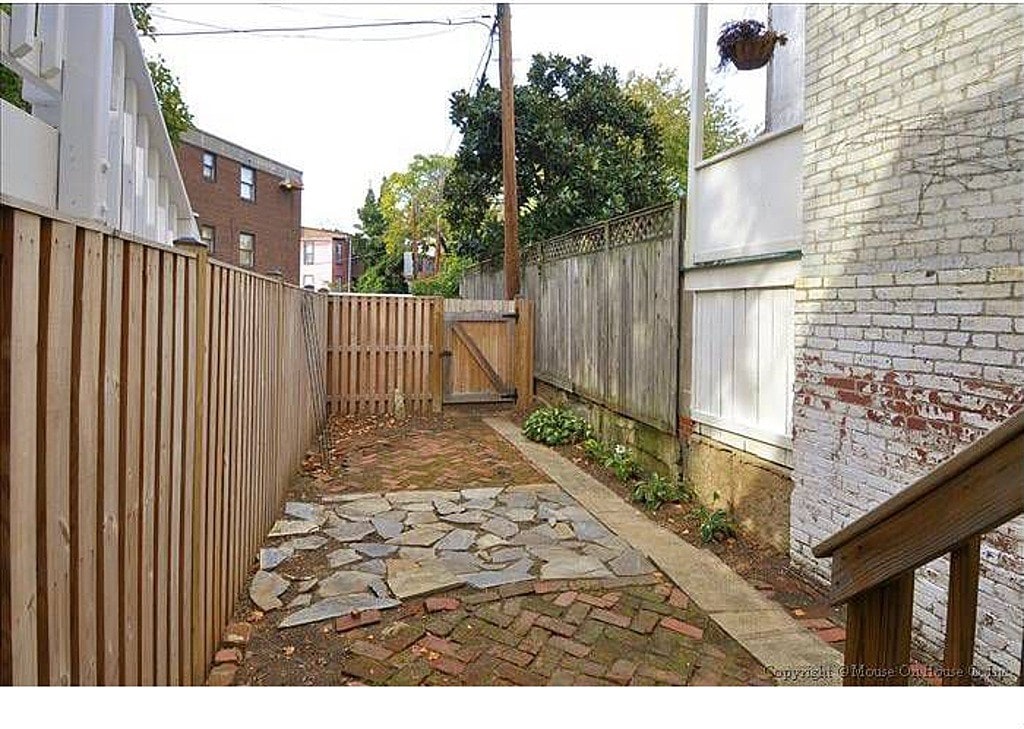 Spacious back patio with convenient path to metro - 134 N Carolina Ave SE