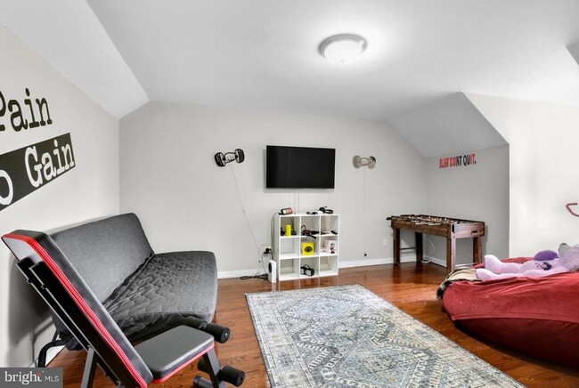 Building Photo - 3518 Reserve Dr