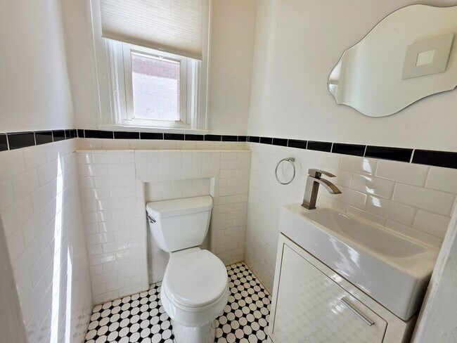 Building Photo - Charming Brick Home In Cliffside Park - No...