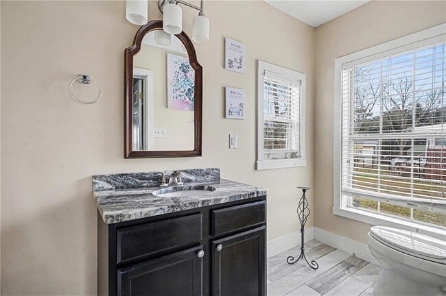 Building Photo - 707 E Mcintosh Rd