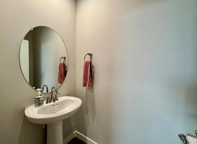 Building Photo - 609 Josephine Ave