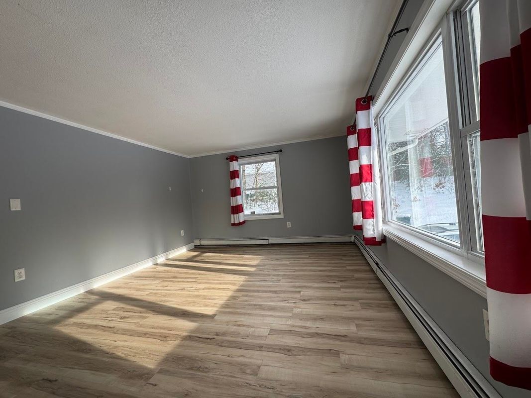 Building Photo - 240 Leda