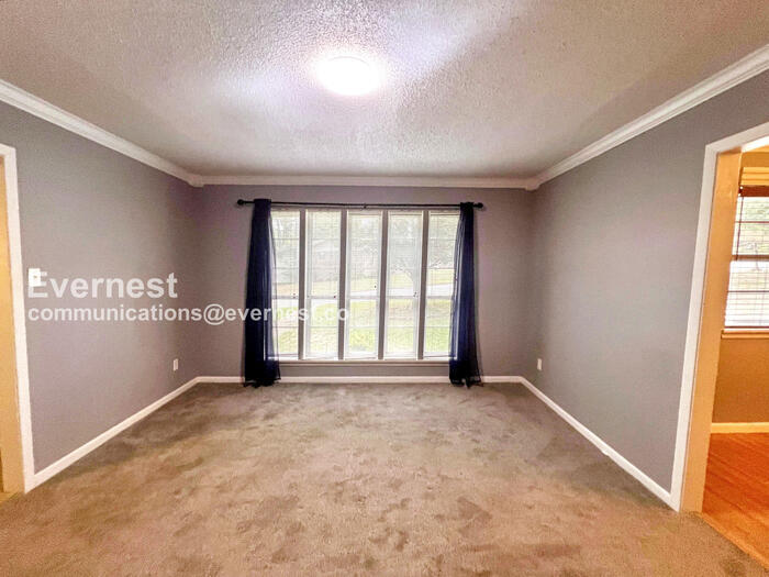 Building Photo - 903 Bristol Dr