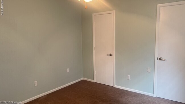 Building Photo - 3700 Dauphine Ct