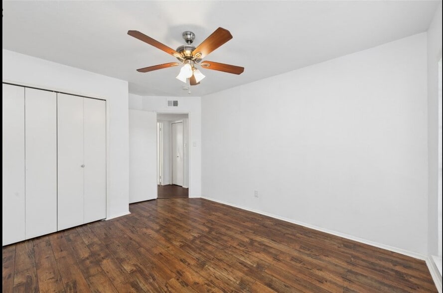Bedroom #4 (Entrance in the hallway) - 543 Guadalupe Dr