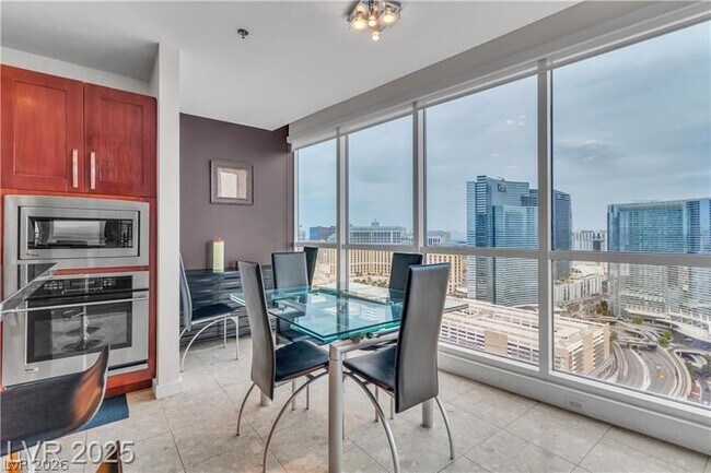 Building Photo - 4525 Dean Martin Dr