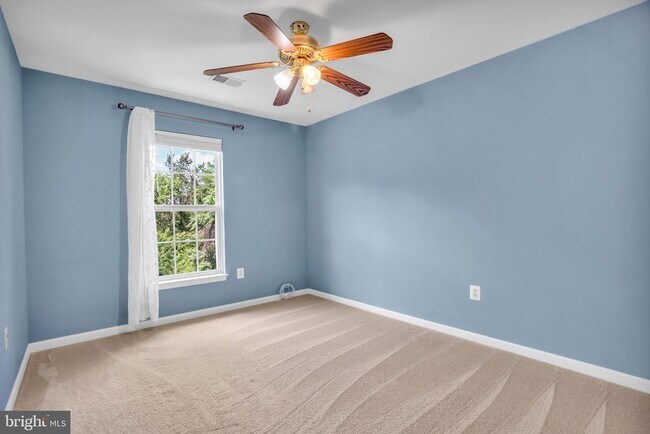 Building Photo - 8142 Tenbrook Dr