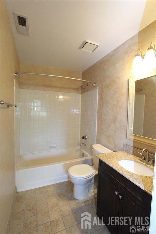 Building Photo - 208 Ravens Crest Dr