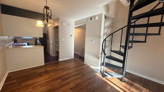 Building Photo - 405-B Harbison Blvd