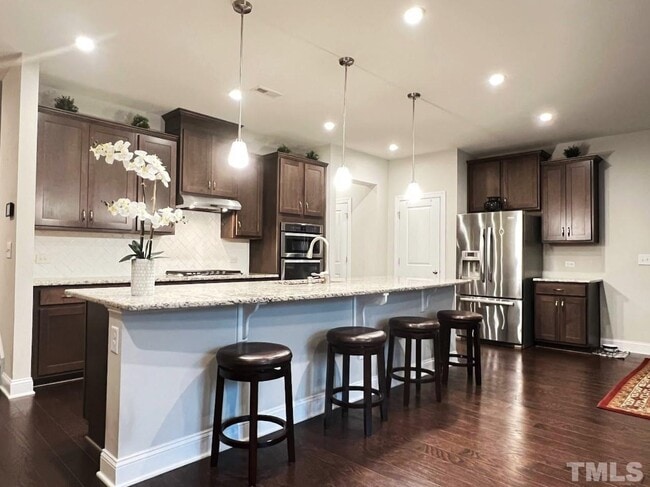 Building Photo - Beautiful 3 Bedroom with Sunroom Townhome in Cary