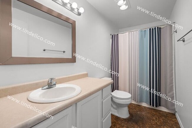 Building Photo - Spacious 3BR w/ Fenced Backyard w/ Deck – ...