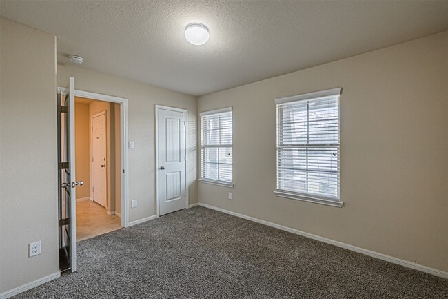 Building Photo - 3126 McDonough Way