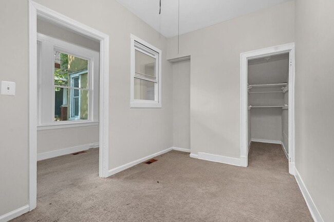 Building Photo - 3503 Oakmont Ave