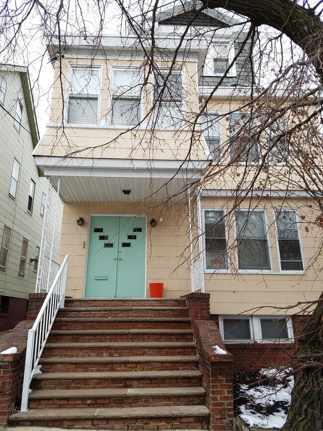 Building Photo - 5 Mapes Terrace