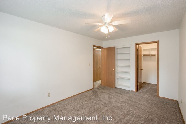 Building Photo - 2 br, 1 bath Apartment - 303 Finkbine Lane