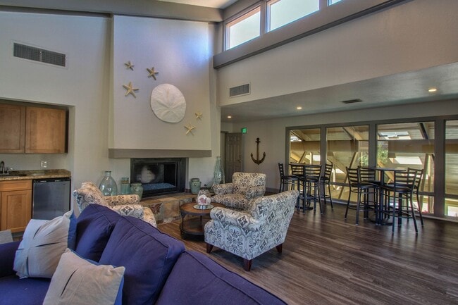 Building Photo - Ground Floor Condo at Footprints on the Bay