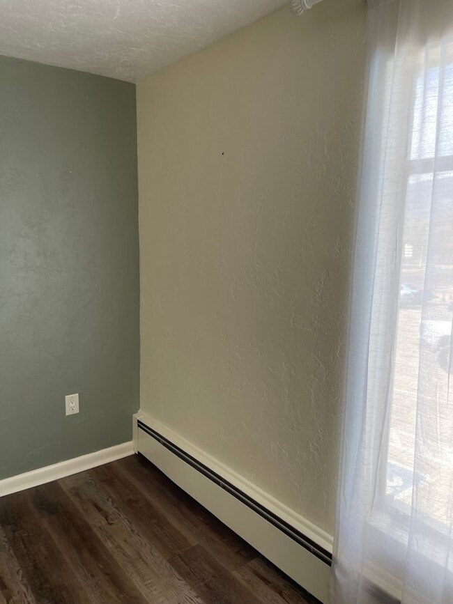 Building Photo - 331 Royal Gorge Blvd