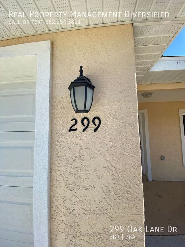 Building Photo - 299 Oak Ln Dr