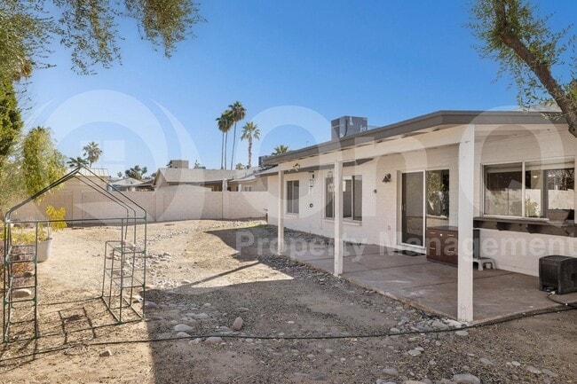 Building Photo - 9300 E Kalil Dr