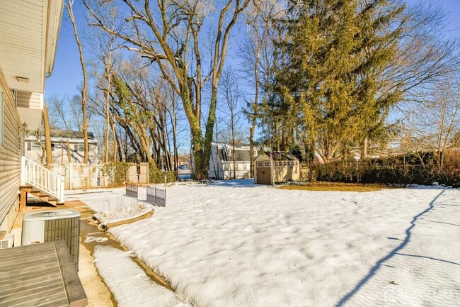 Building Photo - 3 Green Acres Ave